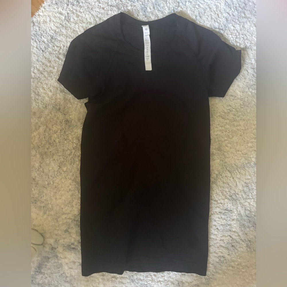 Lululemon shorts sleeve swiftly tech